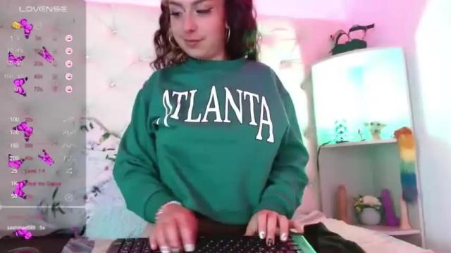Image 3 of paulina_tellez Stream on Chaturbate on 18 months ago