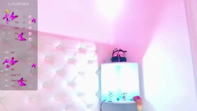 Image 10 of paulina_tellez Stream on Chaturbate on 18 months ago