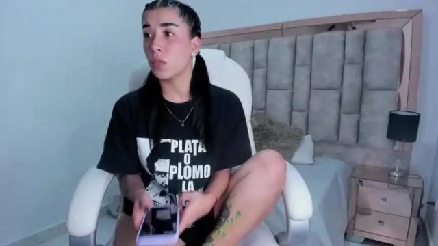 Image 6 of paulinaa_cruz Stream on Chaturbate on 17 months ago