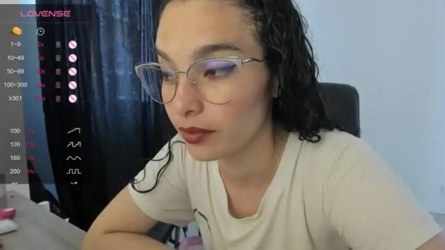 Image 4 of paulinabarnett_ Stream on Chaturbate on 13 months ago