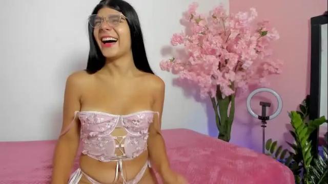 Image 3 of paulinabelle Stream on Chaturbate on 1 month ago