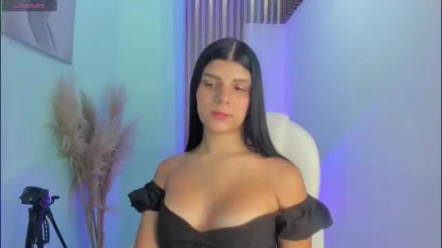 Image 3 of paulinabelle Stream on Chaturbate on 1 month ago