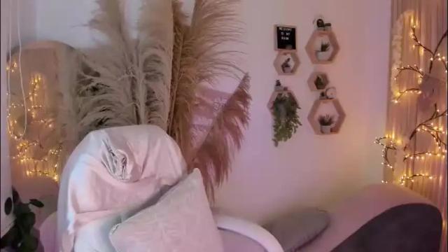 Image 3 of paulinacostello Stream on Chaturbate on 2 months ago