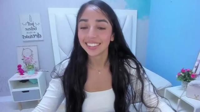 Image 3 of paulinatobon Stream on Chaturbate on 17 months ago