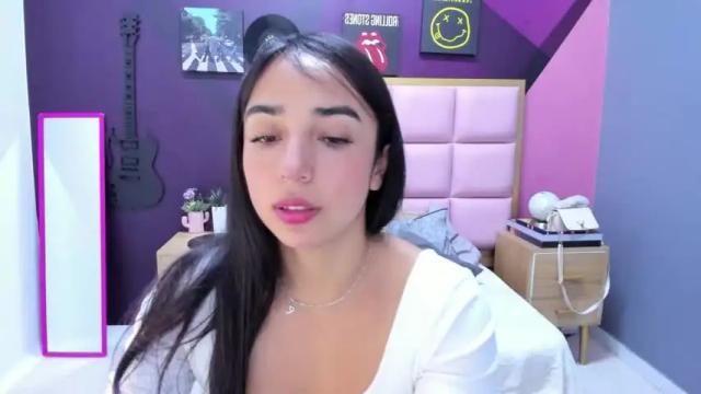 Image 4 of paulinatobon Stream on Chaturbate on 16 months ago