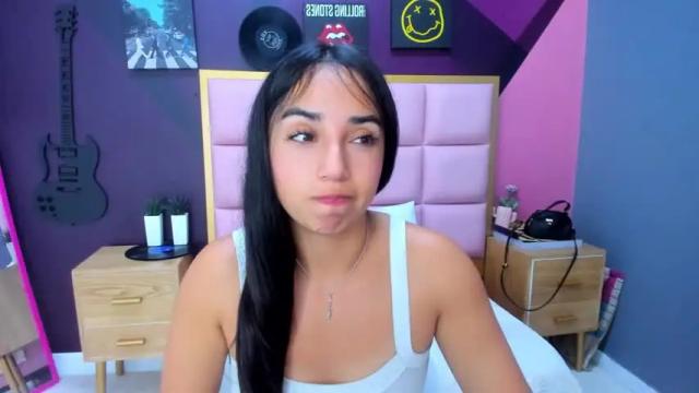 Image 4 of paulinatobon Stream on Chaturbate on 13 months ago