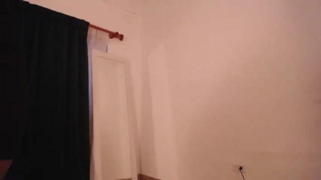 Image 12 of pauline_conte Stream on Chaturbate on 18 months ago