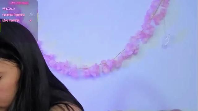 Image 3 of pauline_golden1 Stream on Chaturbate on 21 days ago