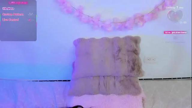 Image 10 of pauline_golden1 Stream on Chaturbate on 16 days ago