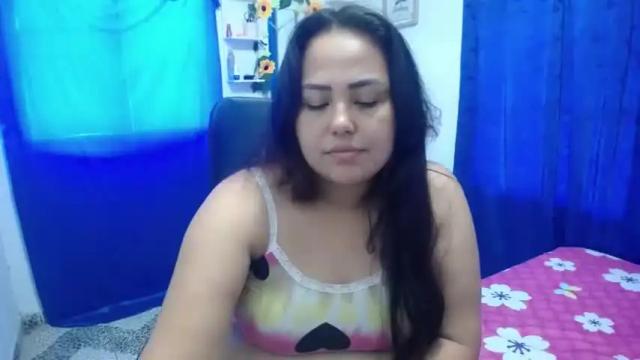 Image 3 of pauline_latina Stream on Chaturbate on 13 months ago