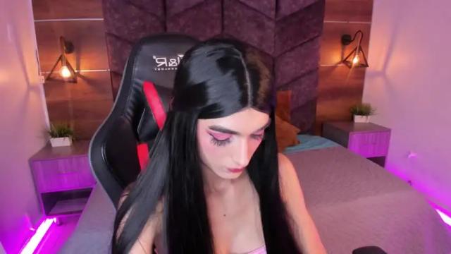 Image 11 of paulinepetitt Stream on Chaturbate on 15 months ago