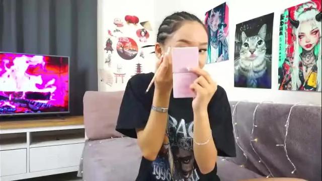 Image 2 of peacebenskin Stream on Chaturbate on 6 months ago