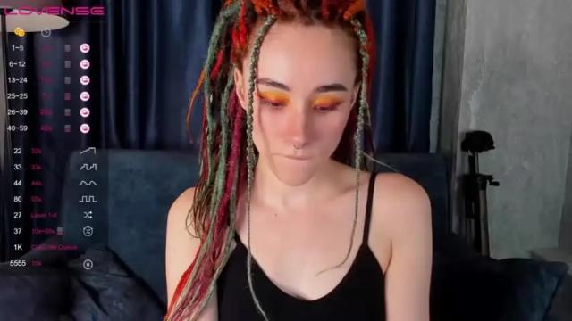 Image 3 of peach_fox Stream on Chaturbate on 19 months ago