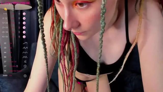 Image 4 of peach_fox Stream on Chaturbate on 19 months ago