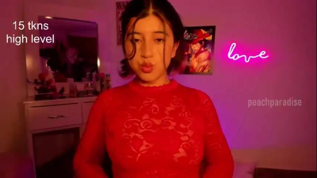 Image 3 of peach_paradisee Stream on Chaturbate on 22 days ago