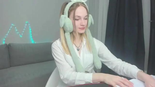 Image 4 of peach_shaake Stream on Chaturbate on 16 months ago