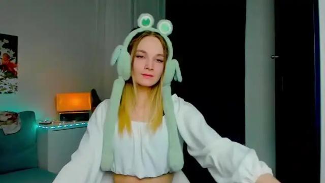 Thumbnail 2, peach_shaake's Stream at Chaturbate, 16 months ago