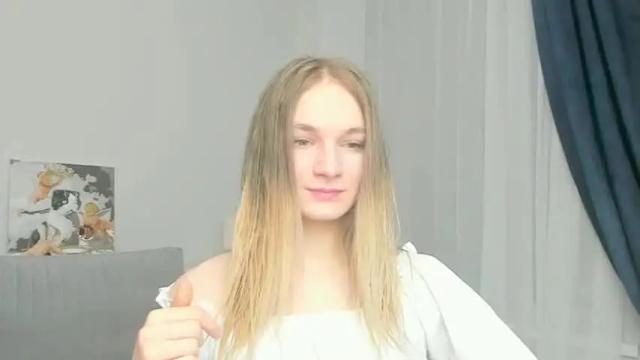 Image 2 of peach_shaake Stream on Chaturbate on 16 months ago