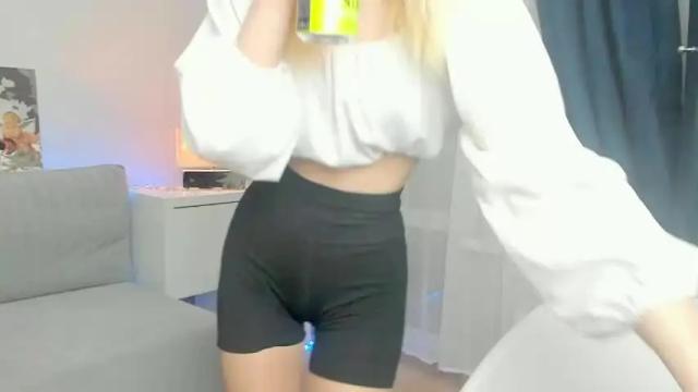 Image 8 of peach_shaake Stream on Chaturbate on 16 months ago