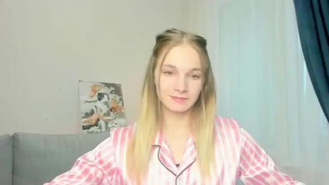 Image 2 of peach_shaake Stream on Chaturbate on 16 months ago