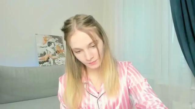 Image 3 of peach_shaake Stream on Chaturbate on 16 months ago