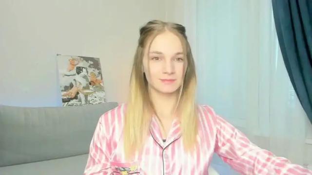 Image 6 of peach_shaake Stream on Chaturbate on 16 months ago