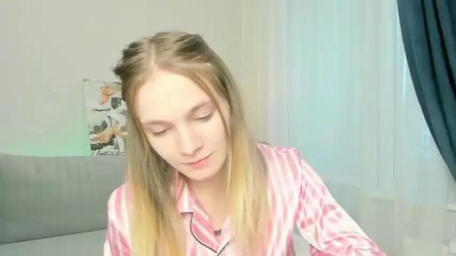 Image 7 of peach_shaake Stream on Chaturbate on 16 months ago