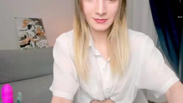 Image 7 of peach_shaake Stream on Chaturbate on 16 months ago