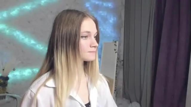 Image 4 of peach_shaake Stream on Chaturbate on 16 months ago