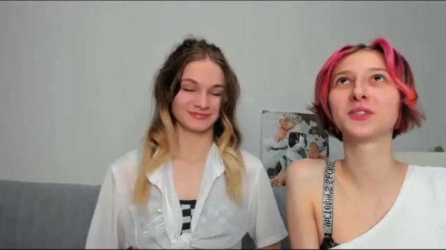 Image 3 of peach_shaake Stream on Chaturbate on 15 months ago