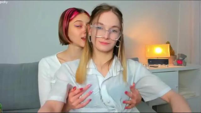 Image 11 of peach_shaake Stream on Chaturbate on 15 months ago