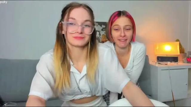 Image 7 of peach_shaake Stream on Chaturbate on 15 months ago