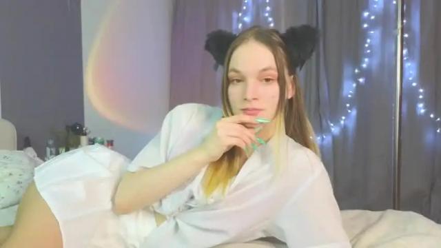 Image 7 of peach_shaake Stream on Chaturbate on 15 months ago