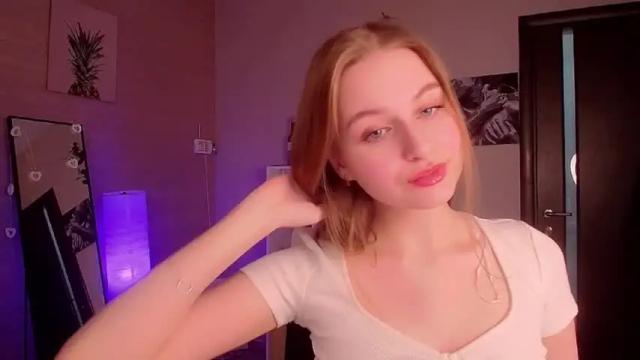 Image 3 of peach_sophie Stream on Chaturbate on 19 months ago