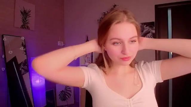 Image 4 of peach_sophie Stream on Chaturbate on 19 months ago