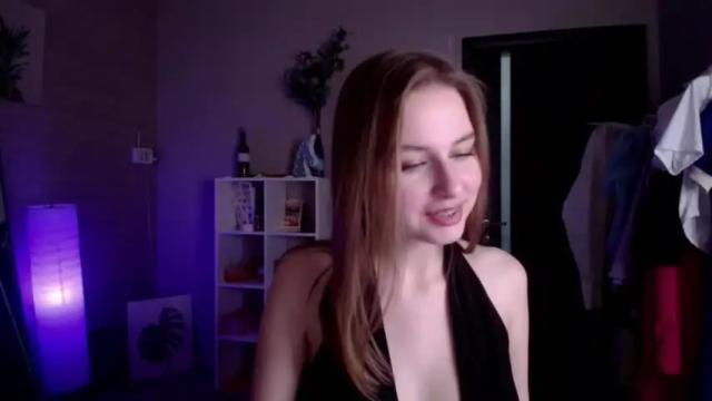 Image 12 of peach_sophie Stream on Chaturbate on 19 months ago