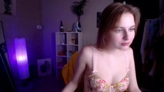 Image 3 of peach_sophie Stream on Chaturbate on 19 months ago
