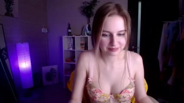 Image 7 of peach_sophie Stream on Chaturbate on 19 months ago
