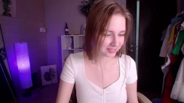 Image 3 of peach_sophie Stream on Chaturbate on 19 months ago