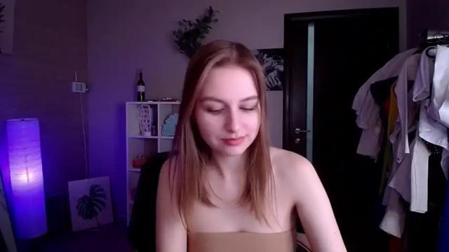 Image 10 of peach_sophie Stream on Chaturbate on 18 months ago
