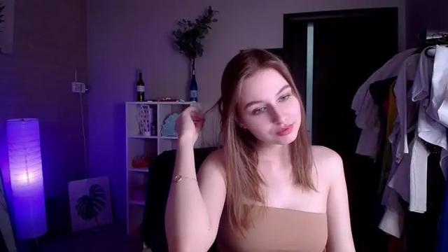 Image 12 of peach_sophie Stream on Chaturbate on 18 months ago