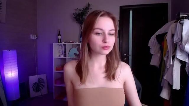 Image 4 of peach_sophie Stream on Chaturbate on 18 months ago