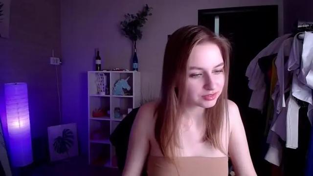 Image 7 of peach_sophie Stream on Chaturbate on 18 months ago