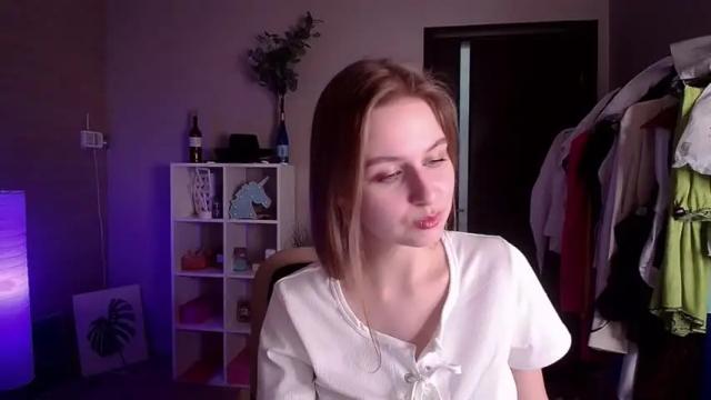 Image 11 of peach_sophie Stream on Chaturbate on 18 months ago