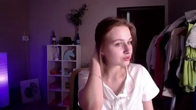 Image 8 of peach_sophie Stream on Chaturbate on 18 months ago