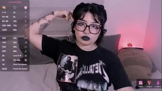 Image 2 of peachbald Stream on Chaturbate on 18 days ago