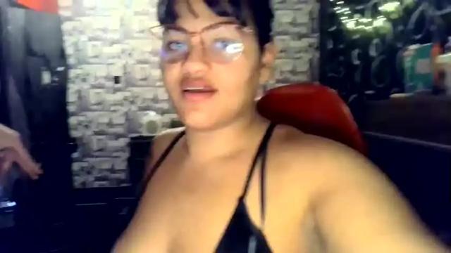 Image 6 of peachezandcreamm Stream on Chaturbate on 16 months ago