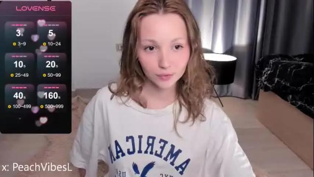 Image 2 of peachvibes Stream on Chaturbate on 1 month ago