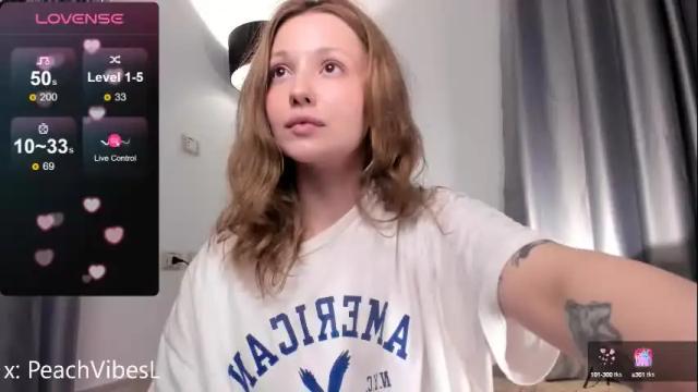 Image 2 of peachvibes Stream on Chaturbate on 1 month ago