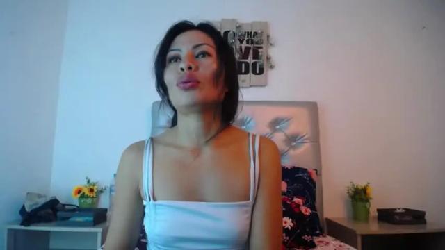 Image 8 of peachy_blossom22 Stream on Chaturbate on 17 months ago